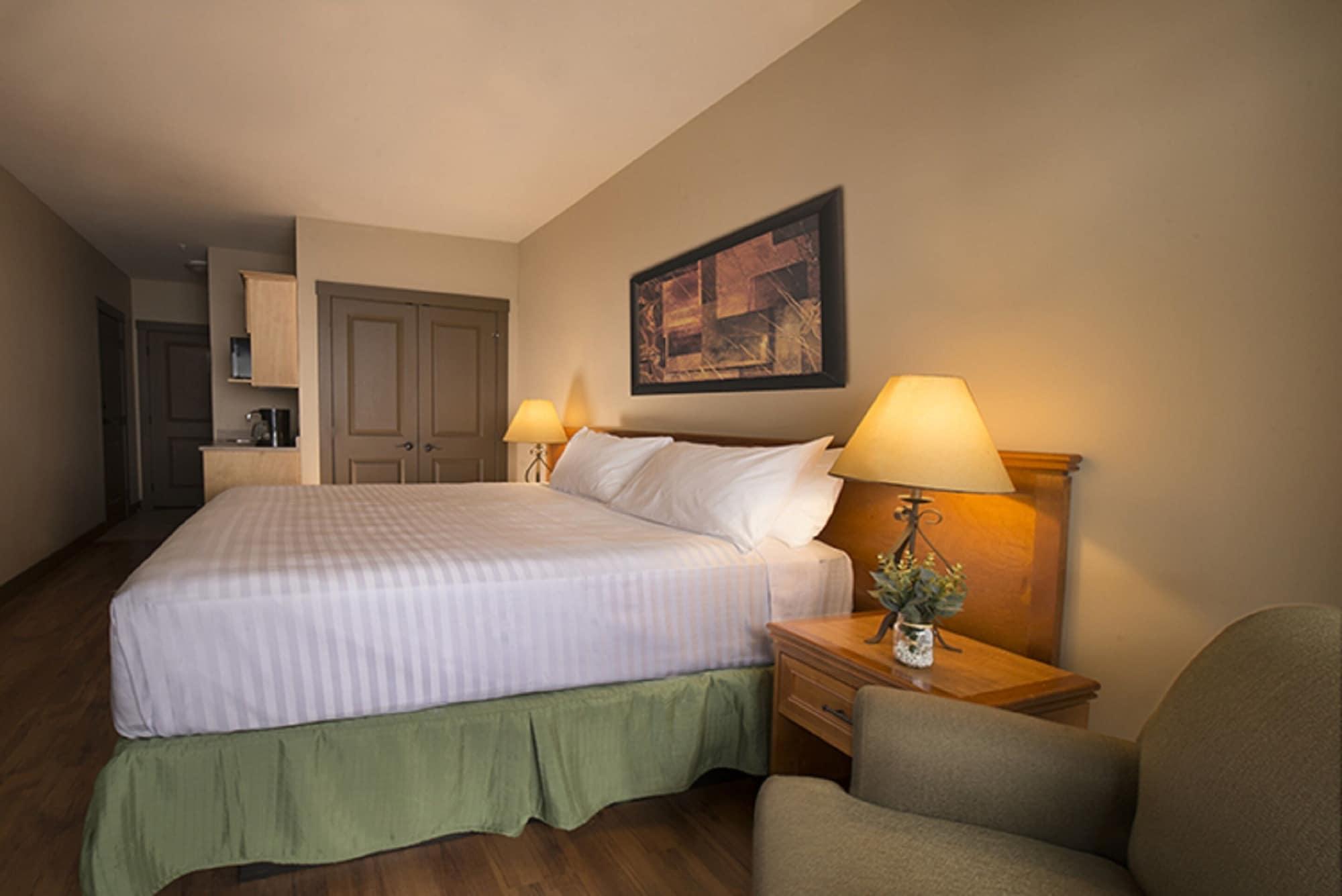 Palliser Lodge — Bellstar Hotels & Resorts Golden Exterior photo